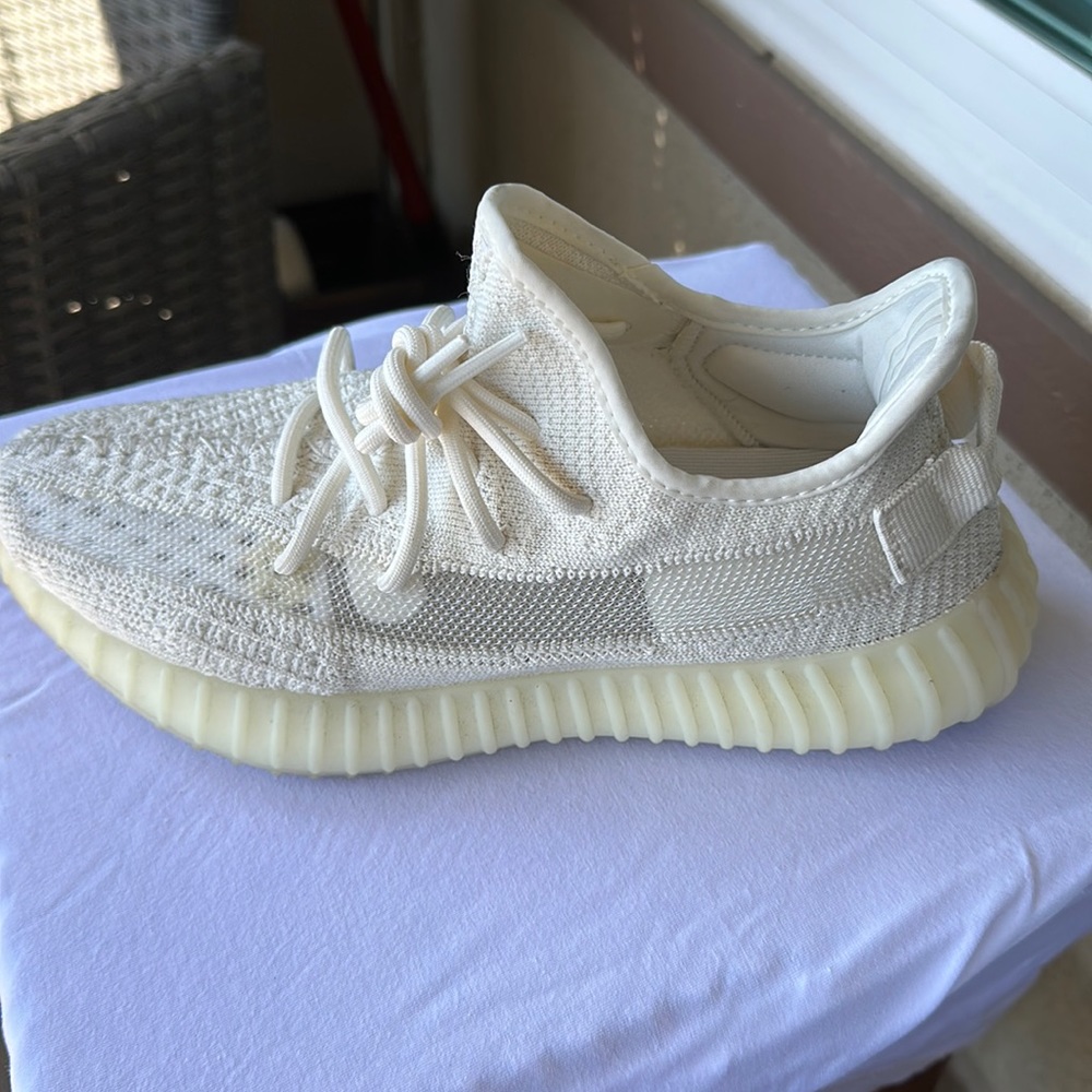 Yeezy Boost 350v2 in Bone size 7